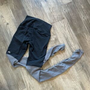 ALO Yoga Black and Gray Leggings